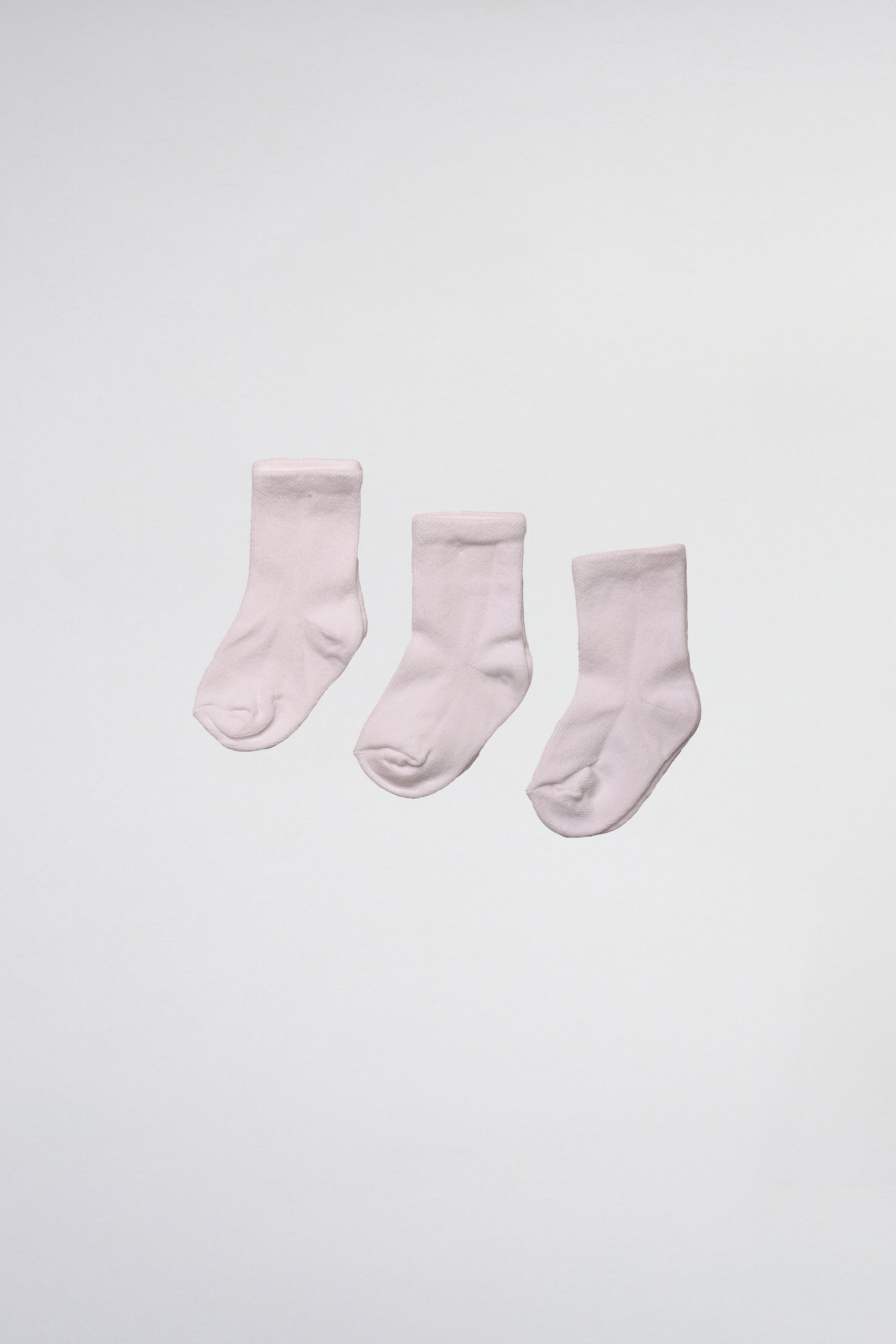 chaussettes blanches pour bébé en jersey