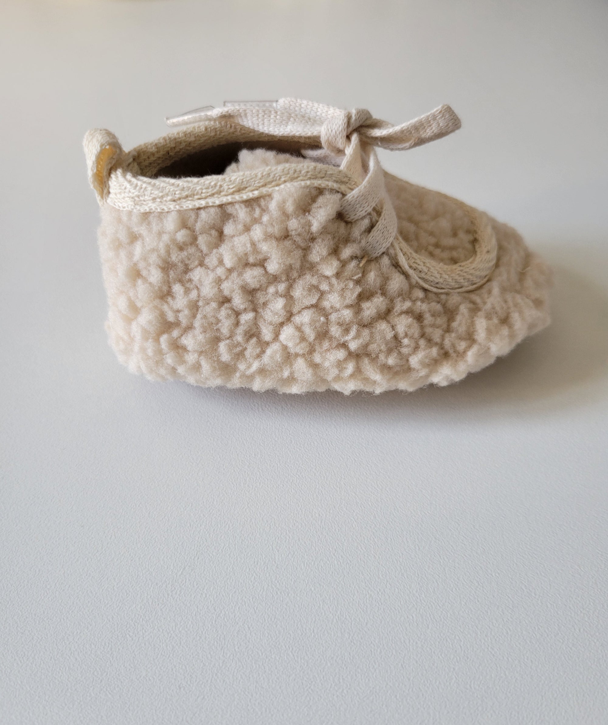 chaussons bébé en coton bouclé