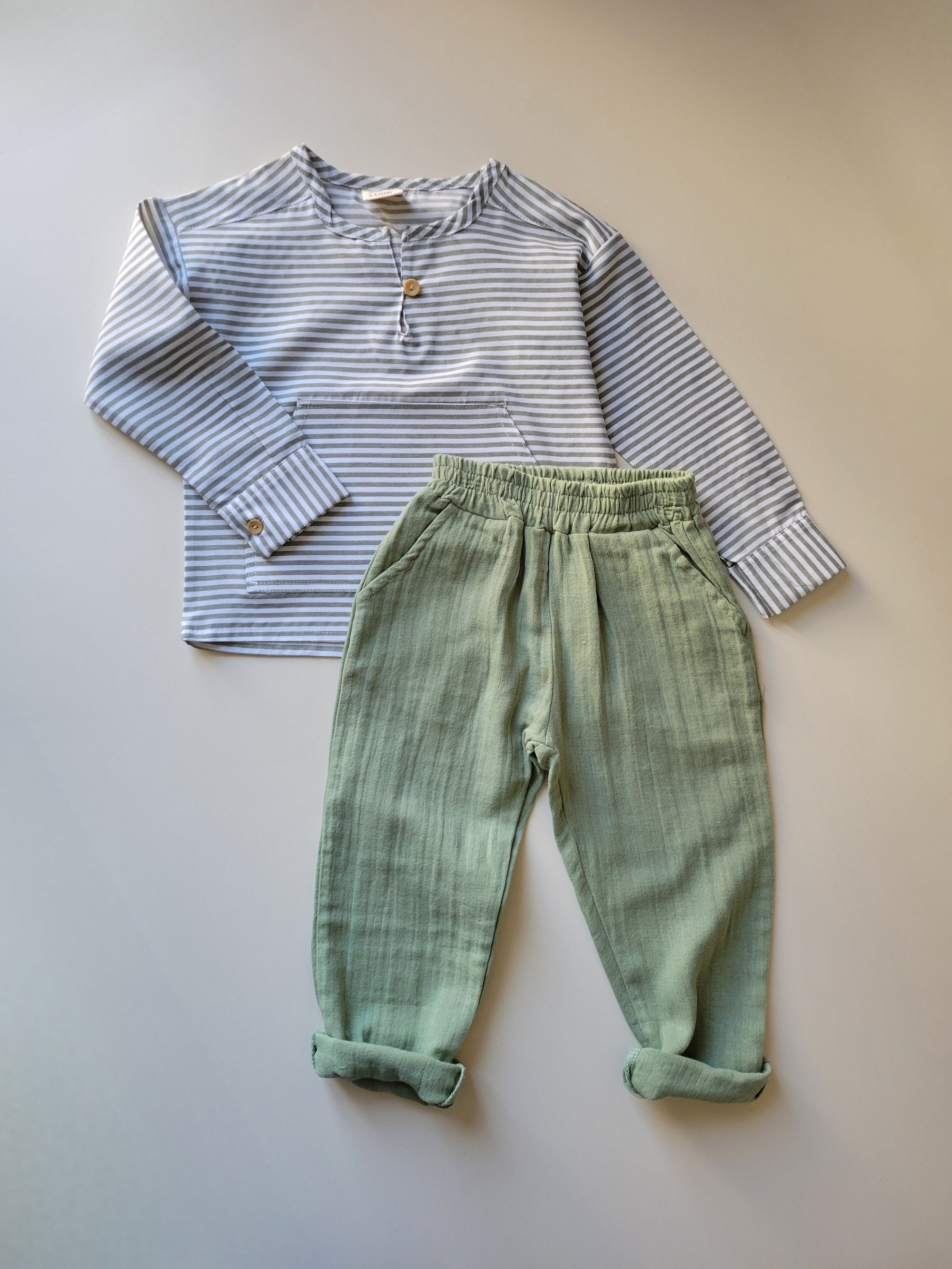 ensemble garçon léger en gaz de coton et haut rayé
