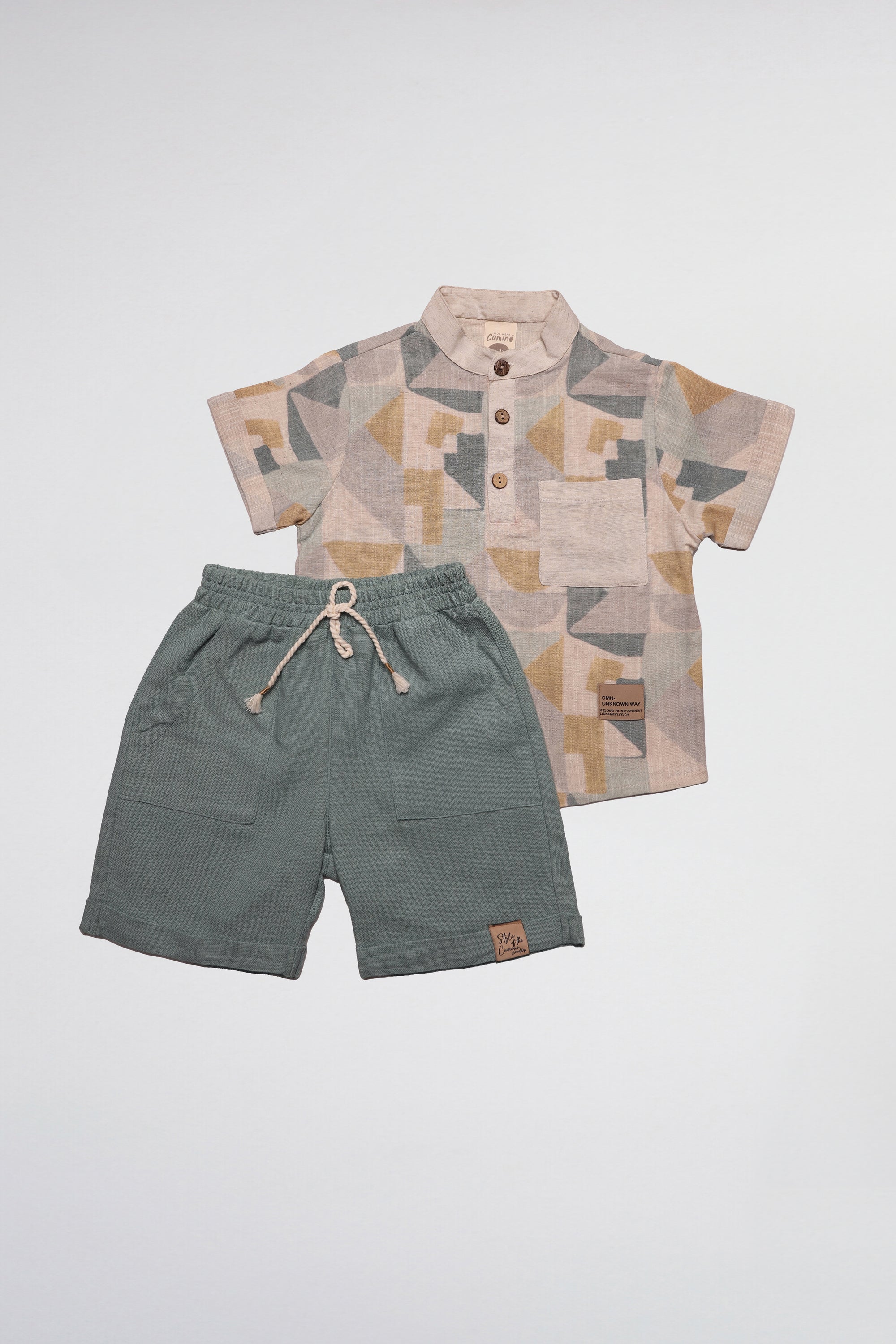 ensemble pour garçon t-shirt mosaïque et short