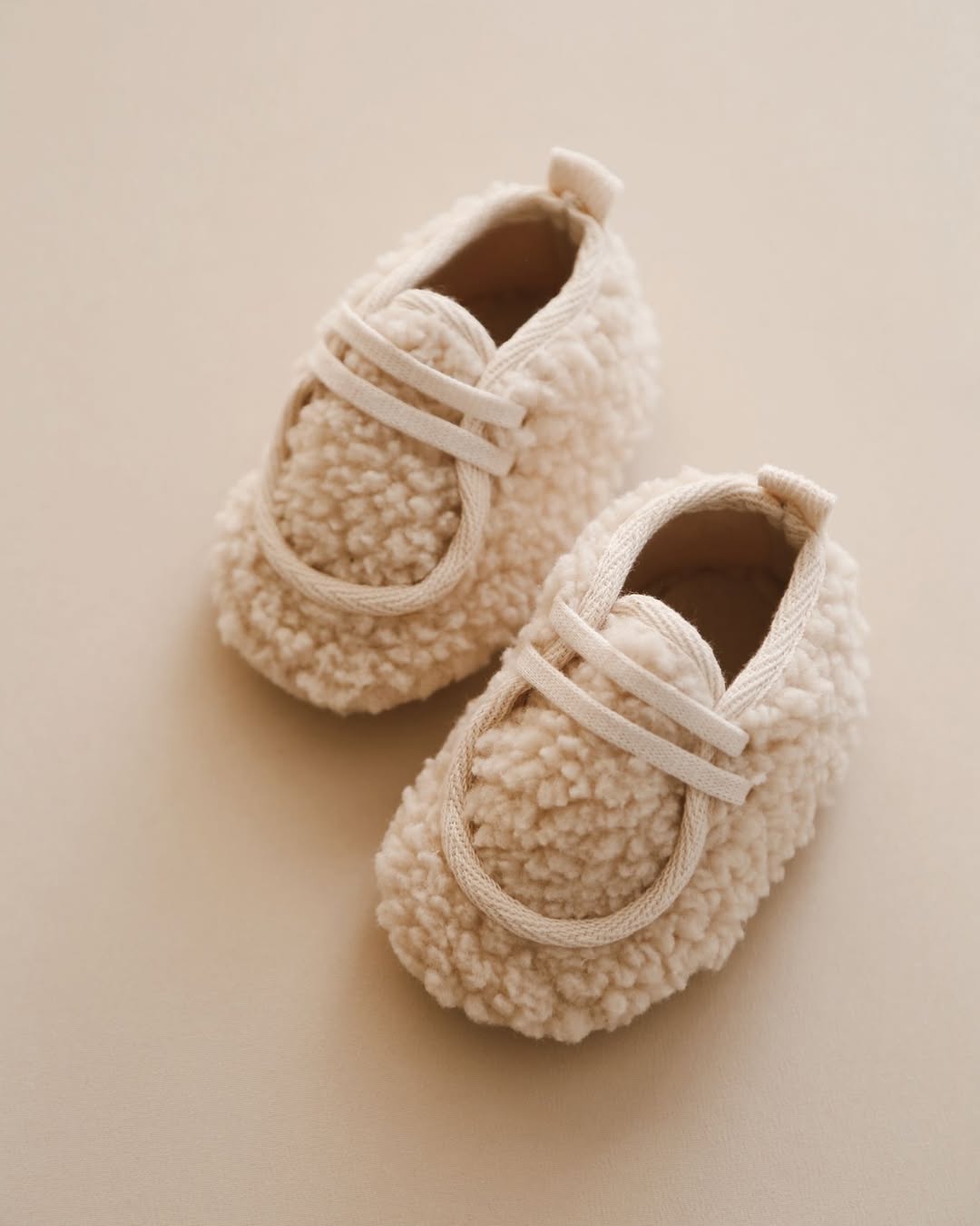 chaussons bébé en coton bouclé