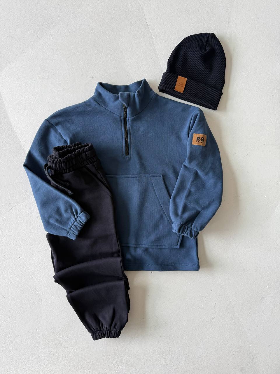 ENSEMBLE 3 PIÈCES EN COTON – SWEAT ZIP + JOGGING + BONNET
