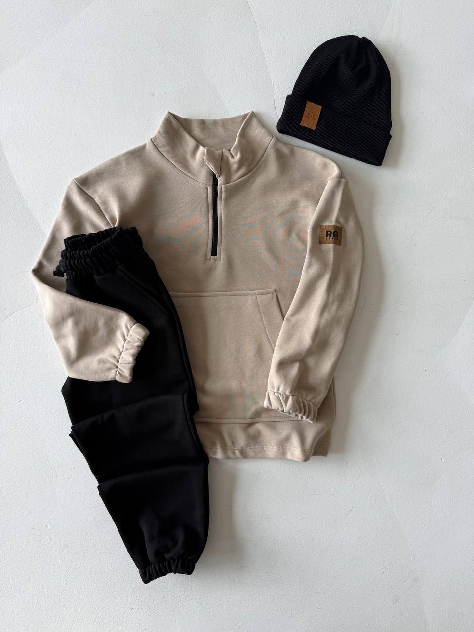 ENSEMBLE 3 PIÈCES EN COTON – SWEAT ZIP + JOGGING + BONNET
