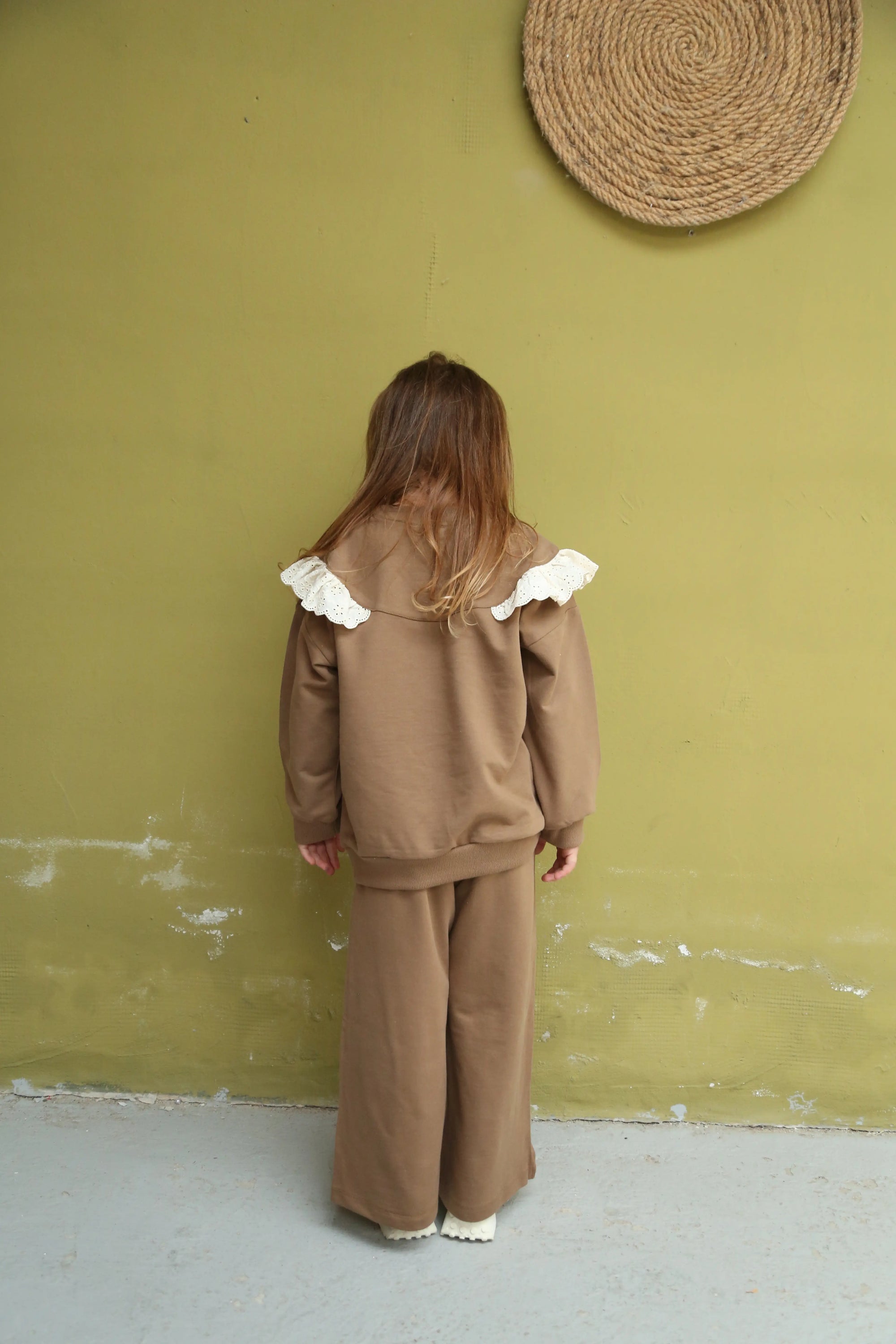 Ensemble Fille 2 Pièces en Molleton avec Volants en Dentelle