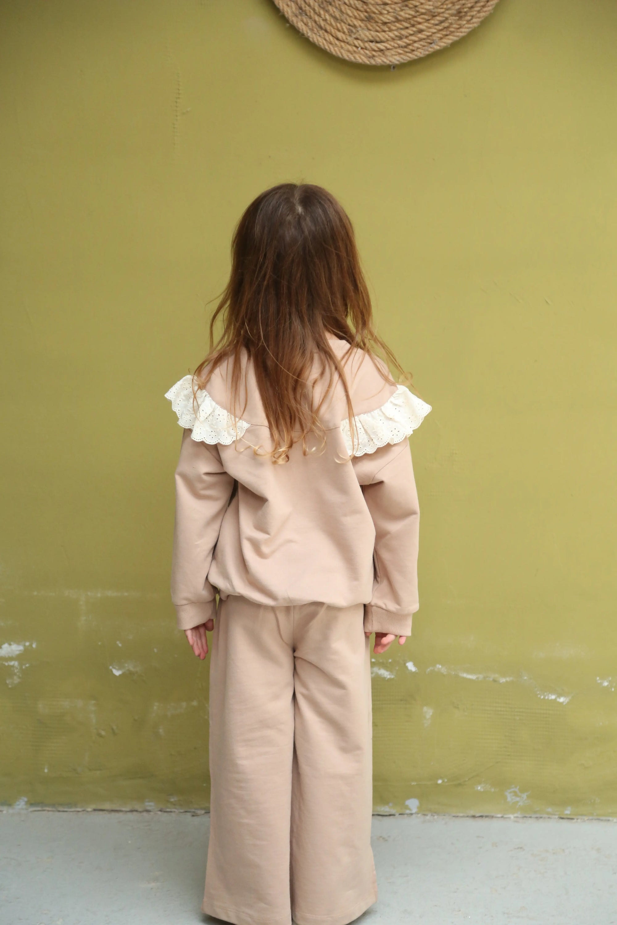 Ensemble Fille 2 Pièces en Molleton avec Volants en Dentelle